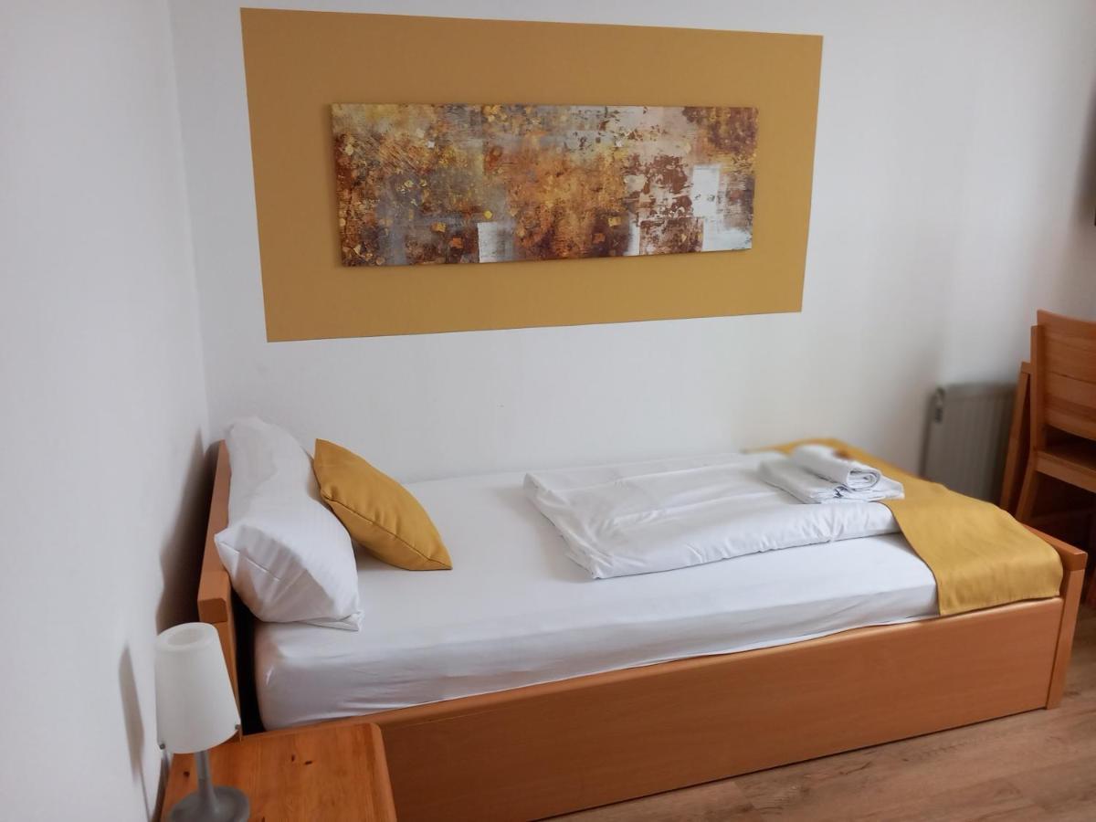 Hotel Karolinger Düsseldorf Extérieur photo