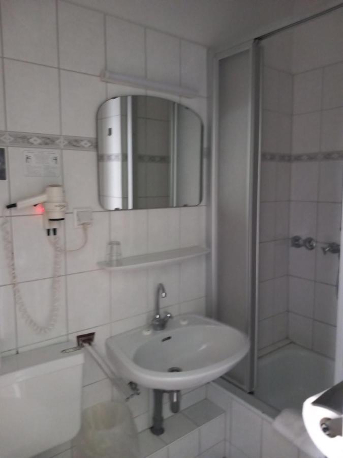 Hotel Karolinger Düsseldorf Extérieur photo