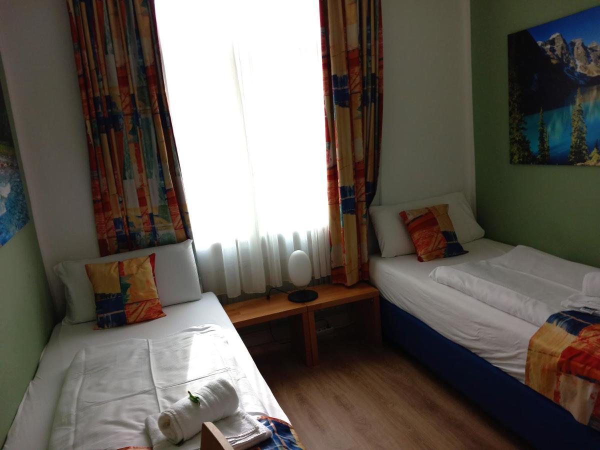 Hotel Karolinger Düsseldorf Extérieur photo