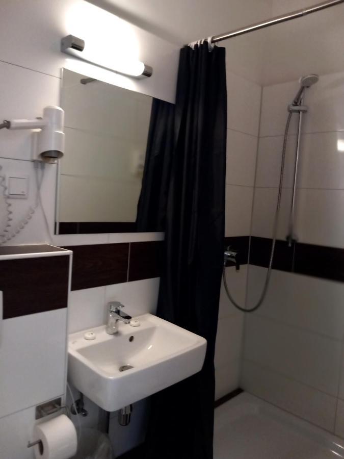 Hotel Karolinger Düsseldorf Extérieur photo