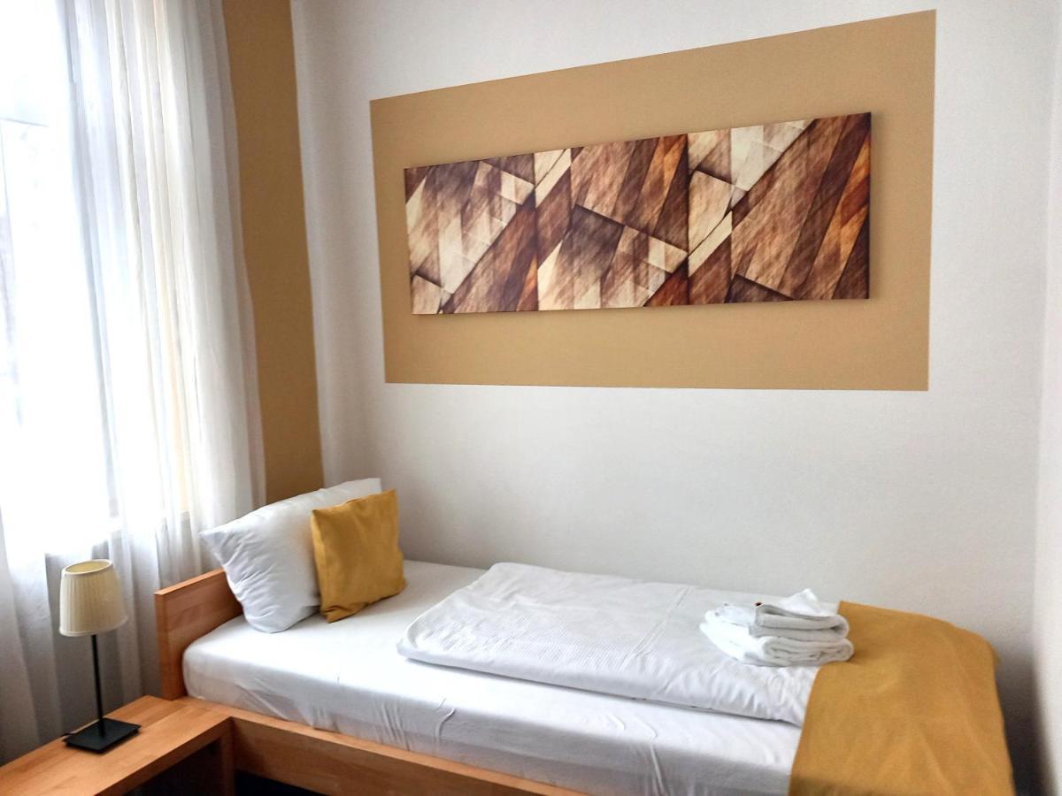 Hotel Karolinger Düsseldorf Extérieur photo