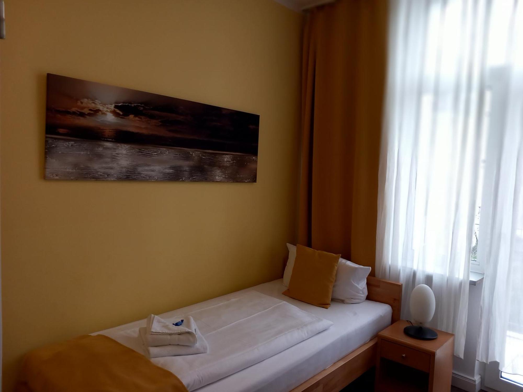 Hotel Karolinger Düsseldorf Extérieur photo