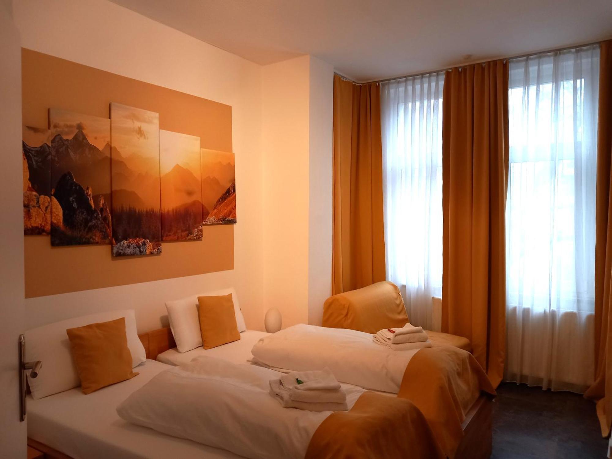 Hotel Karolinger Düsseldorf Extérieur photo